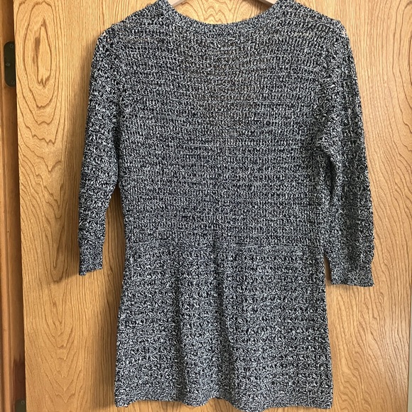 🧵DKNY Size Medium Button Up Sweater Cardigan - Picture 2 of 6